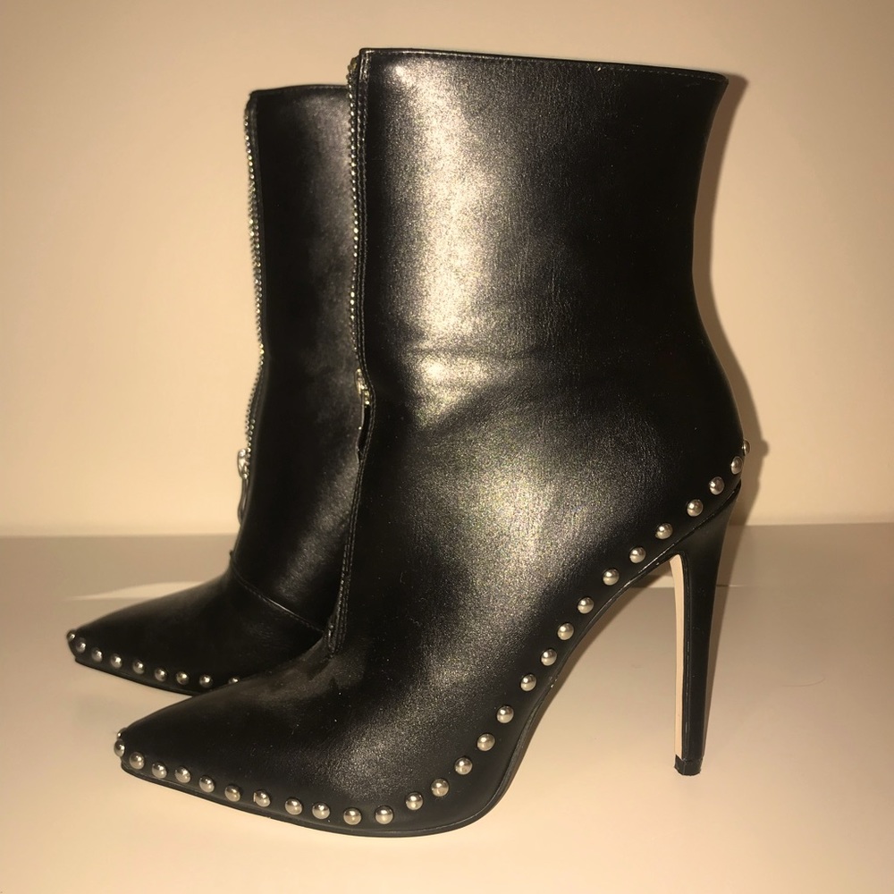 Miss Lola Black Booties